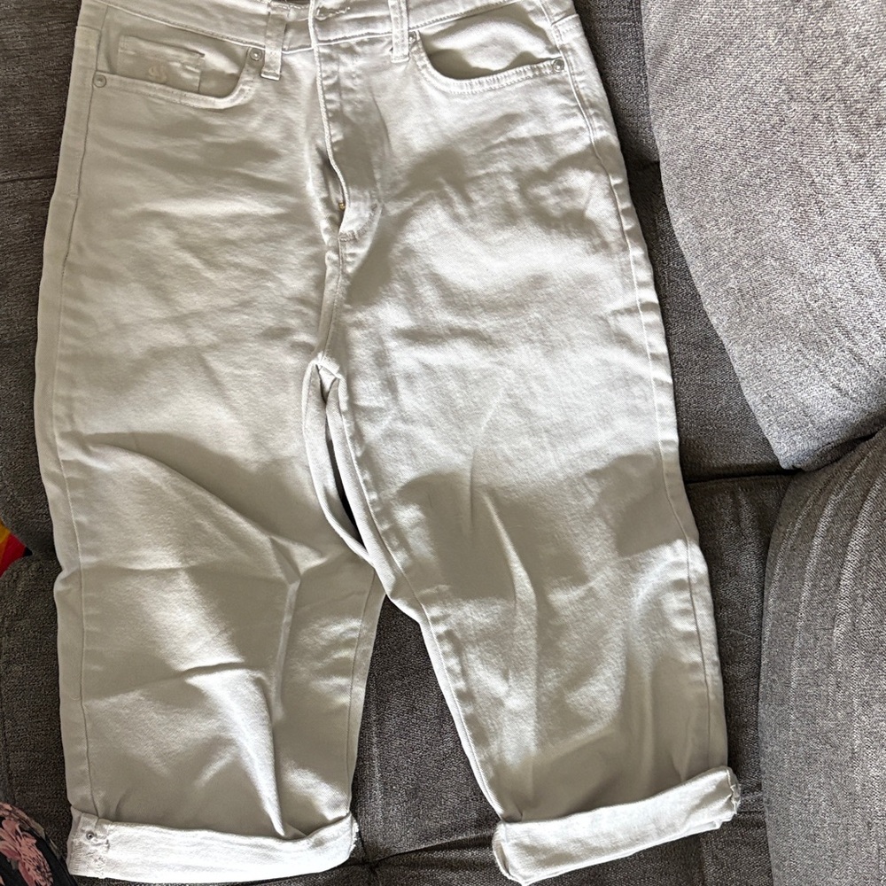 Capri Jeans